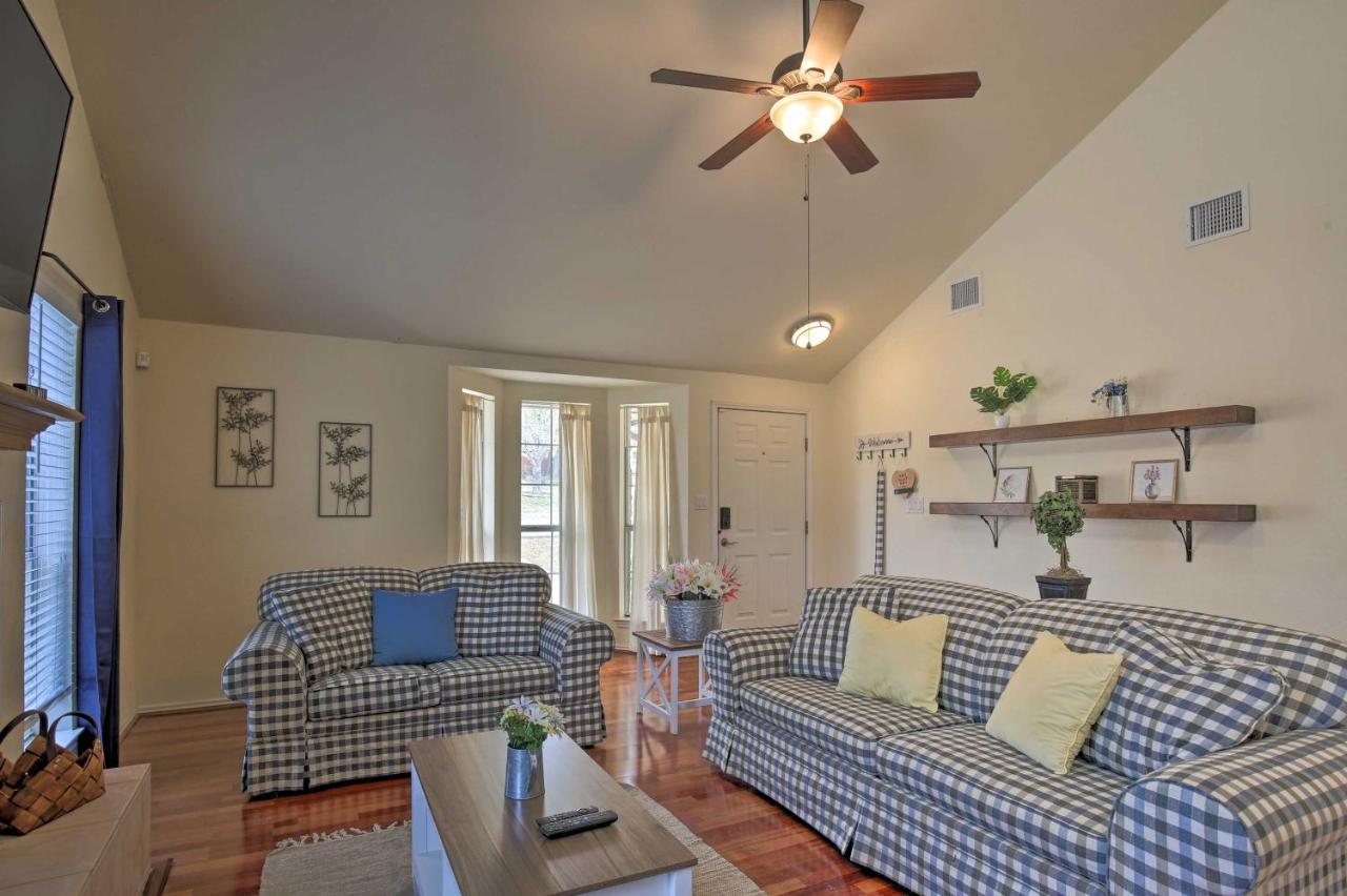 With Pool And Hot Tub Near Seaworld!